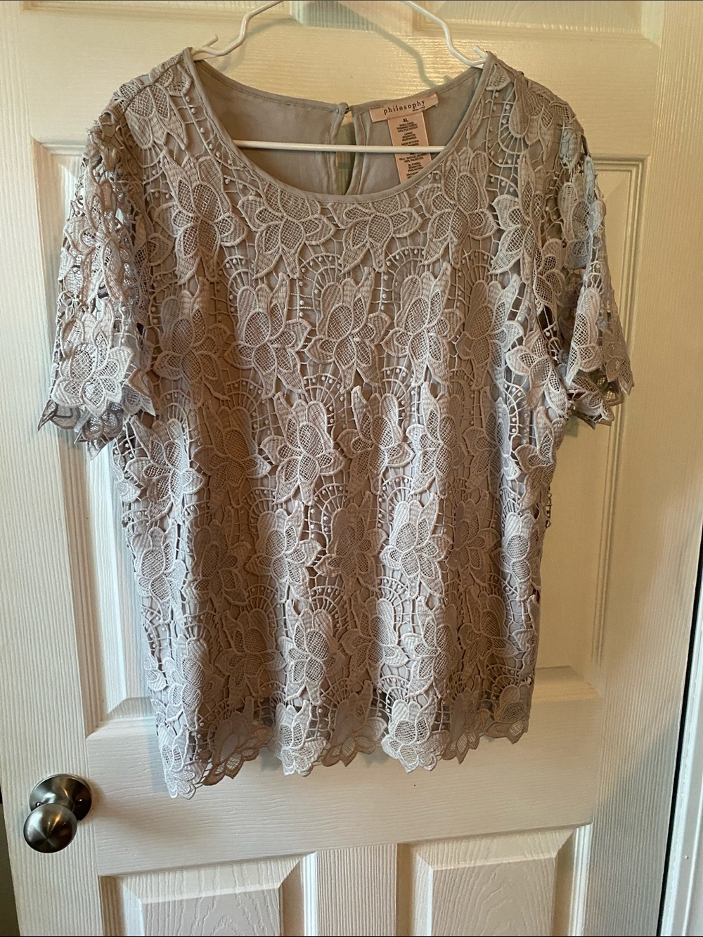 Philosophy Floral Lace Short Sleeve Top in Light Gray